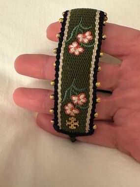 Tory Burch Embroidered Floral Webbing Bracelet in Olive Green